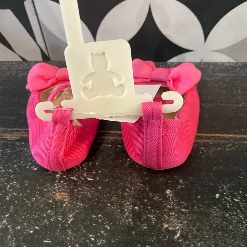 BABY GAP pink soft soles w/ bows🎀🎀 dress up your little with these sweet shoes